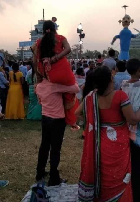 ऐसे ही लोगो की वजह से दूसरों के शादीशुदा जीवन के परेशानियां आती हैं,

😤😤👇👇🤣