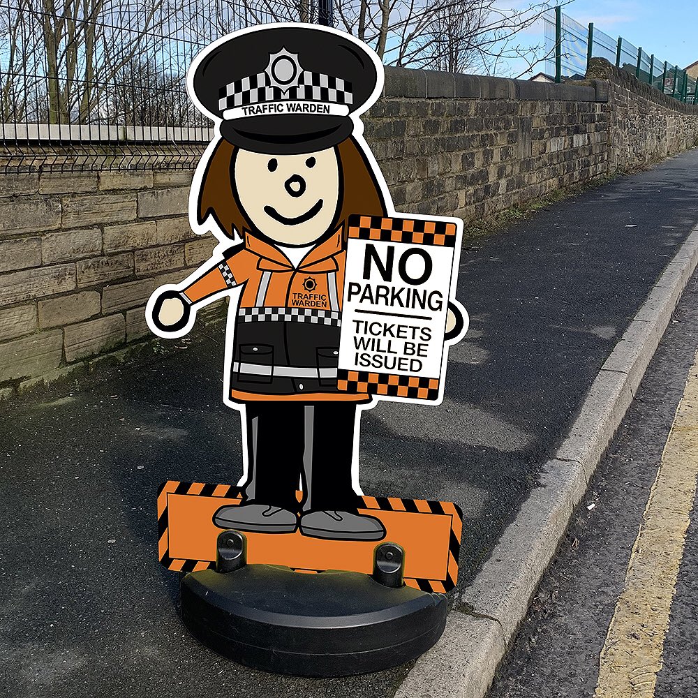 School_RdSafety's tweet photo. Today’s safer #Schoolrun tip.
If you must drive your #Children to #School NEVER #Park outside the #SchoolGates
#KeepChildrenSafe #Park away from the #School and #Walk https://t.co/oUZeGyGJQy
