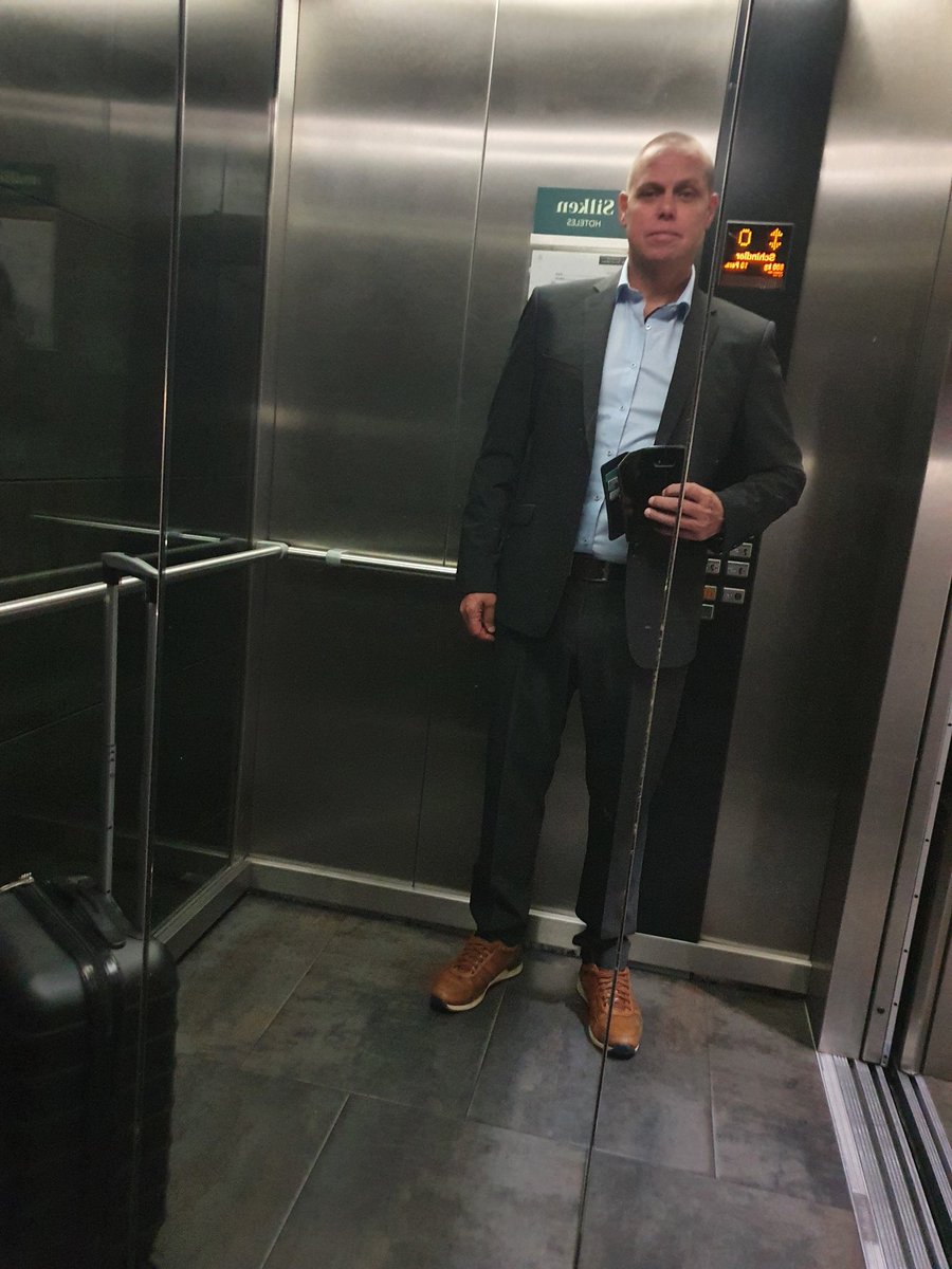 Marco Smulders (@marcosmulders69) on Twitter photo Het is even oefenen en feedback vragen van mister #liftselfie <a href="/paulducheine/">Paul Ducheine @PaulDucheine.bsky.social</a> Het is even oefenen en feedback vragen van mister #liftselfie <a href="/paulducheine/">Paul Ducheine @PaulDucheine.bsky.social</a>