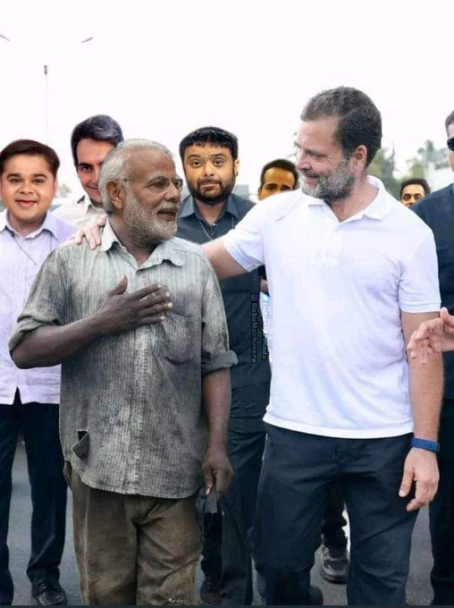 Unitedd_India's tweet photo. Hum To Fakir Admi Hai Jhola Leke Chal Padenge Ji ��

https://t.co/VbHWx7Bqpj https://t.co/e1bSepuObu