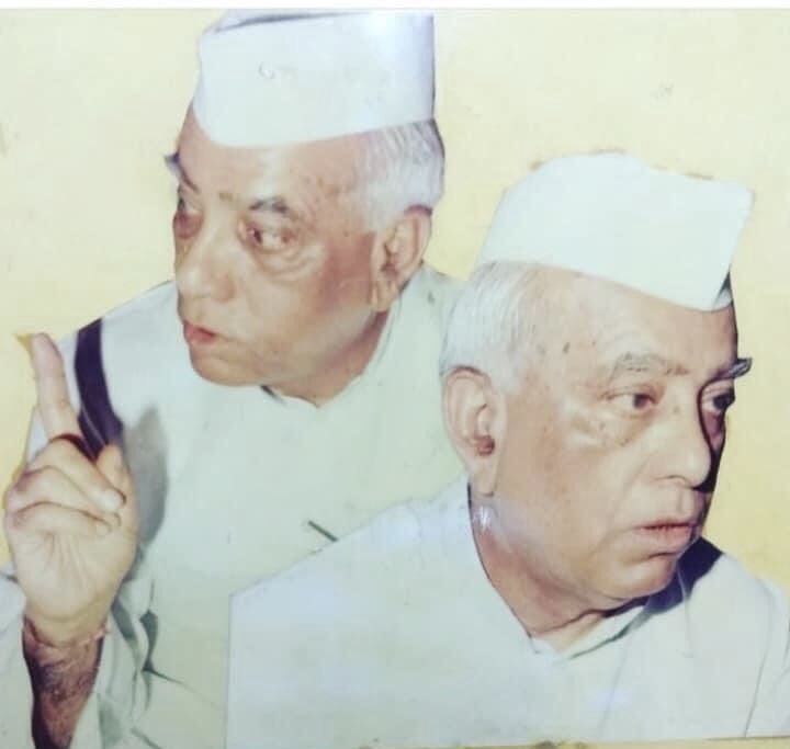 मेरे दादाजी स्व.श्री परसराम जी मदेरणा "साब" की जयंती पर उन्हें सादर नमन करती हूँ ।साब ने गांव गरीब एवं किसान के उत्थान की अलख जगाई थी जो हम सबके लिए एक प्रेरणादायक हैं। आपके सिद्धान्तों को जीवन मे उतारते हुए आपके पदचिन्हों पर अनवरत चलते रहने का संकल्प आज मैं फिर से दोहराती हूँ।