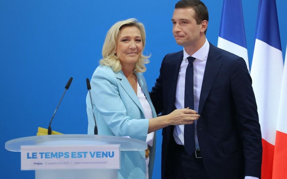 bryanpecqueur's tweet photo. Il y a 50 ans naissait le #FN merci @lepenjm d'avoir mis le combat pour la Patrie au cœur du débat public.

Aujourd'hui grâce à @MLP_officiel le RN rassemble les Français et les Européens, autour de la Nation qui protège.

L'avenir s'écrira avec @J_Bardella derrière #MarineLePen. https://t.co/WzmhravfTJ