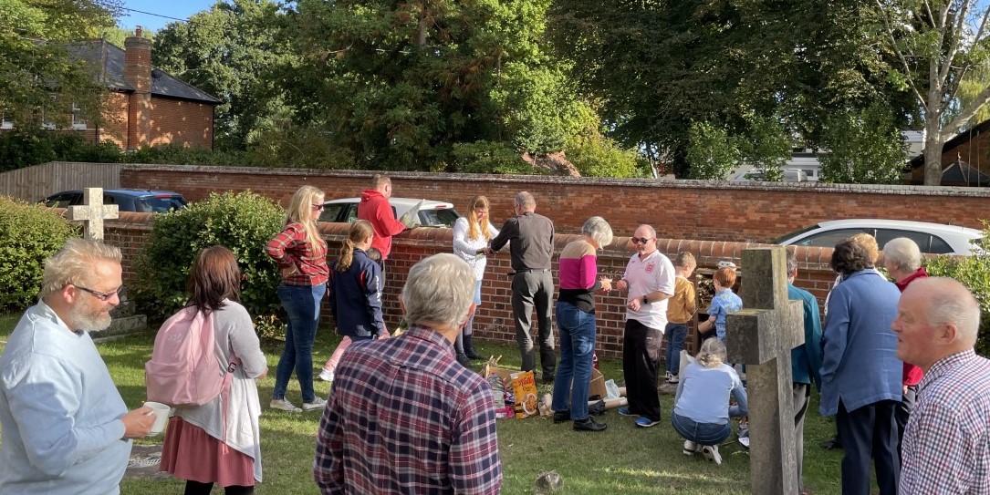 AndyMuckle1969's tweet photo. @CathAMClarke @SalisburyCath The building of the West Moors Bug Church in full flow! @DioSalisbury https://t.co/ORUQeNPEFY