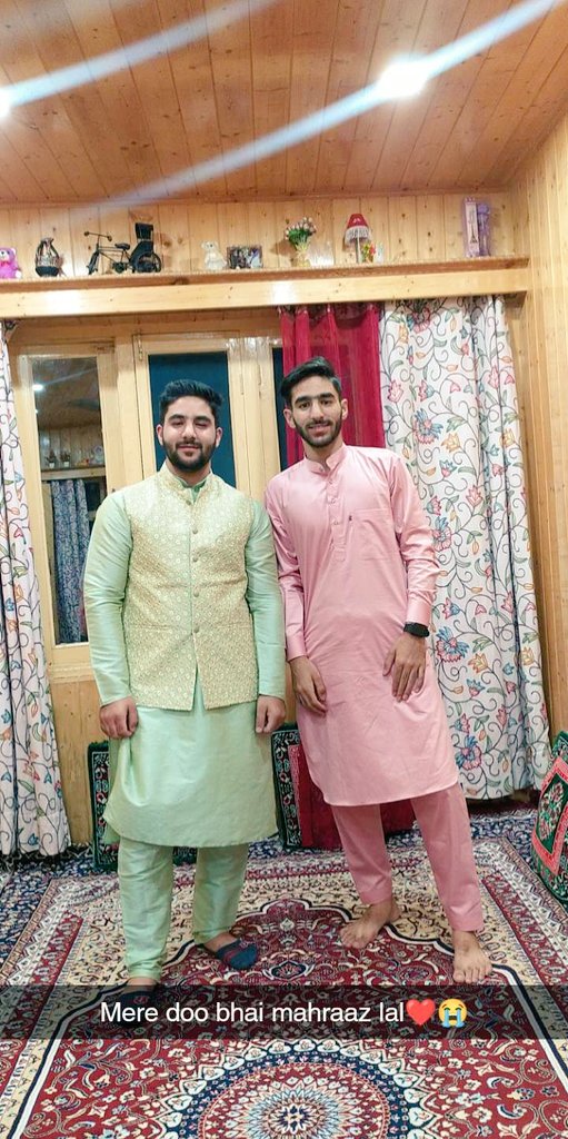 bhat_furkaan66's tweet photo. Couldn't imagine life without my big bro.
_
_
_
#furkaan09dz_official #team09dz_official #bahii #bro #brother #brothers #brotherhood #brotherhood #brotherlove #family #familylove #new #newpost #newmusic #viralpost #viral https://t.co/YVAWPLCzkg