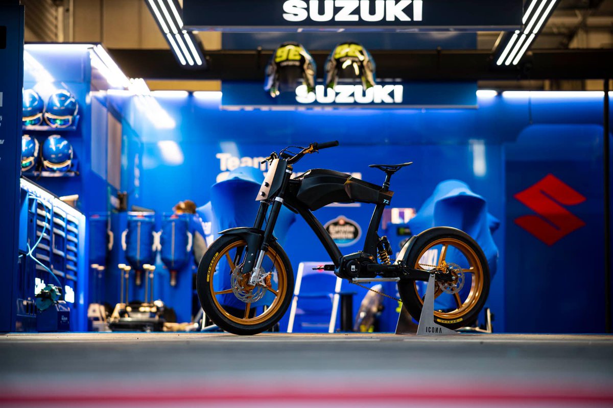 This i ran into behind the <a href="/suzukimotogp/">Werrr</a> pitbox: it's <a href="/Rins42/">Alex Rins</a>  mechanic Tiziano Verniani's
view on his ideal E-bike. Incl. cast wheels, M3 slicks, ups fork and dummy tank holding the battery pack. Where did he find the time to make this beauty?!