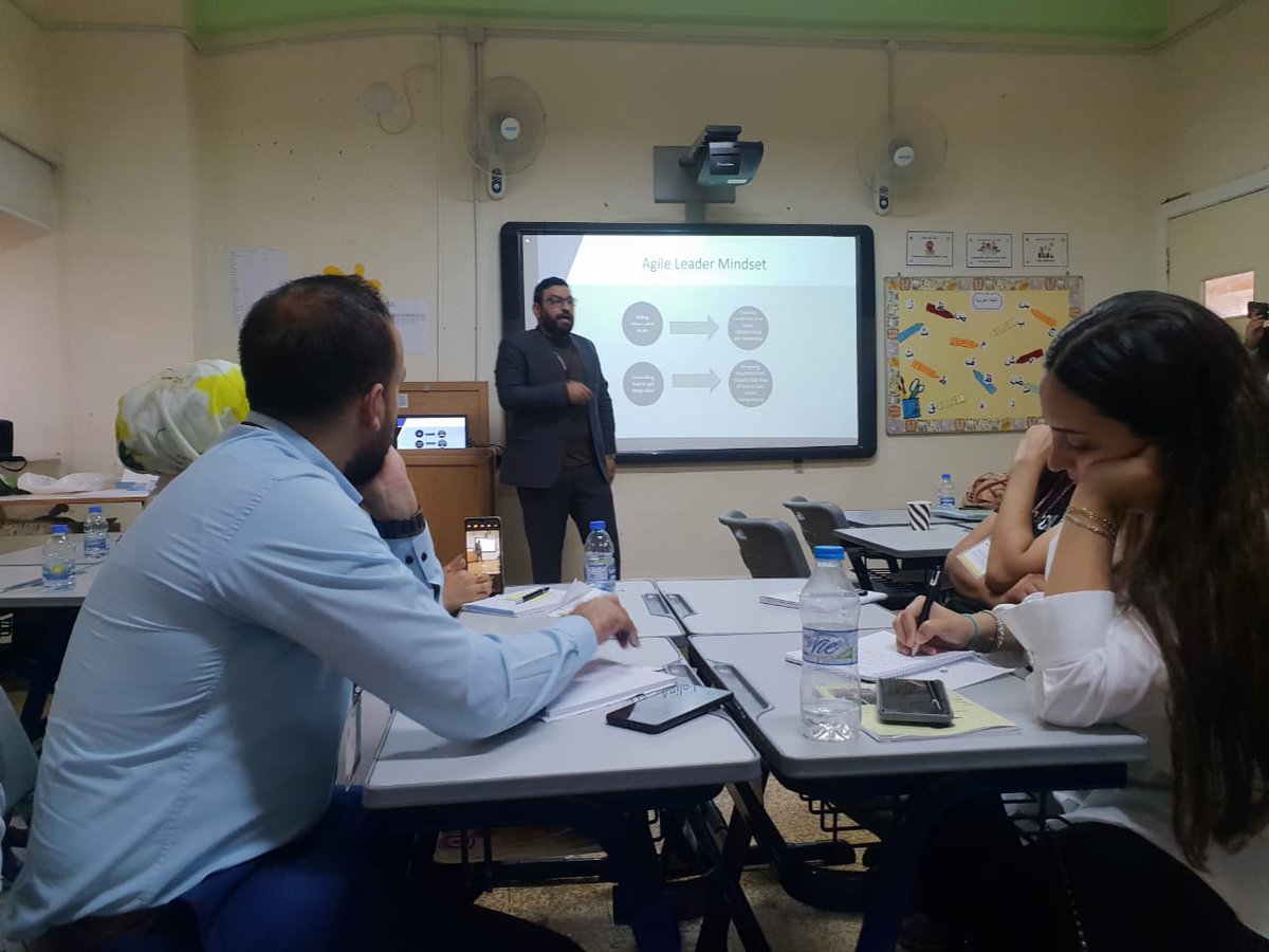 Samar_Baba1's tweet photo. A glimpse of the interactive and fruitful mini workshop conducted by experienced #MEPLI fellows"Leading the change in times of crisis".@hgse_mepli @Hhhsinfo @ea_rania https://t.co/YNqDL9DCeW