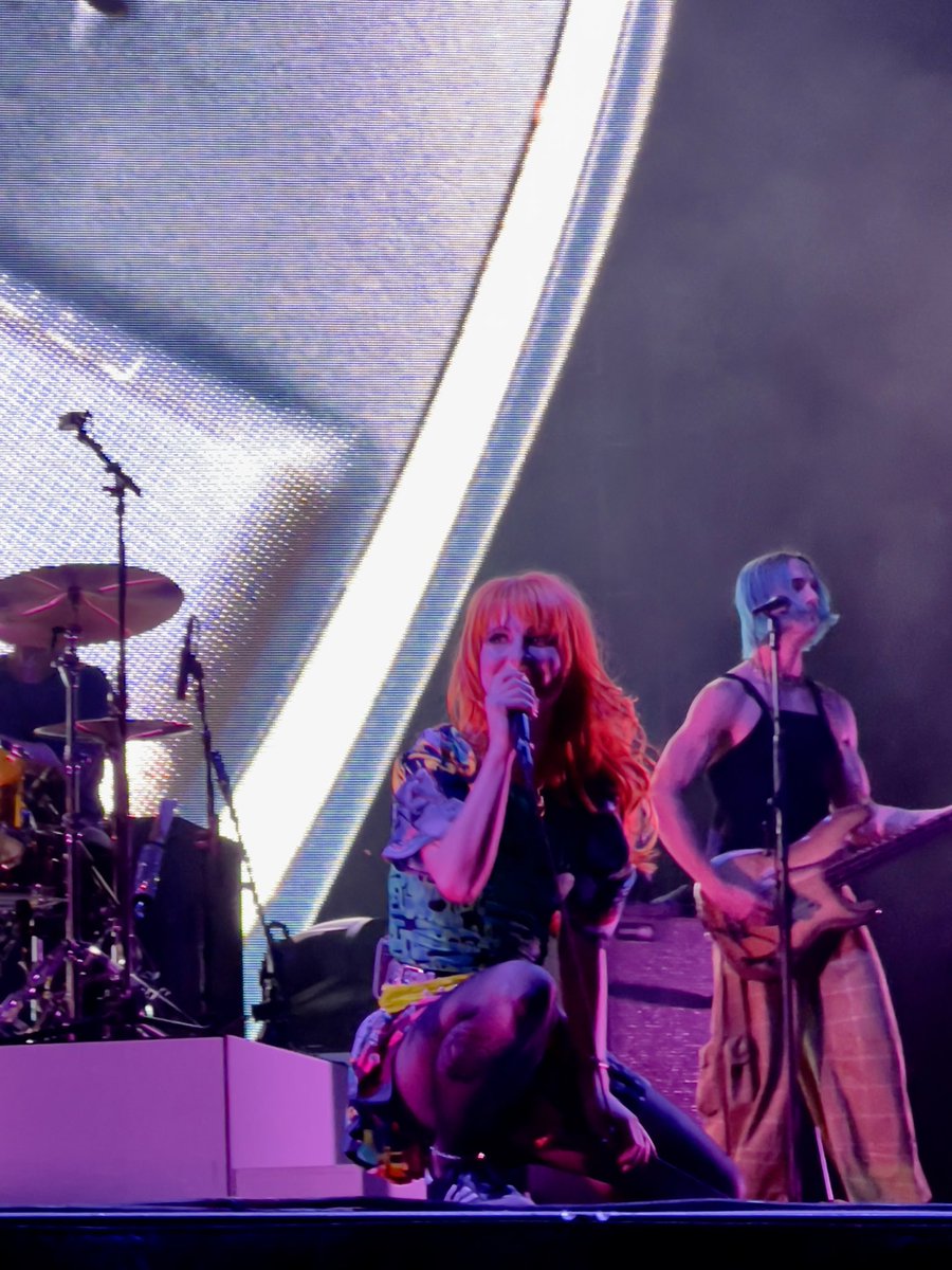 mars_adventures's tweet photo. Paramore in Utah ✨
#Paramore #paramoretour #paramoreutah #ThisIsWhy https://t.co/H4eqas5eeu