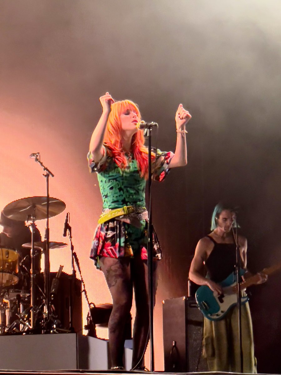 mars_adventures's tweet photo. Paramore in Utah ✨
#Paramore #paramoretour #paramoreutah #ThisIsWhy https://t.co/venwuLQ1gV
