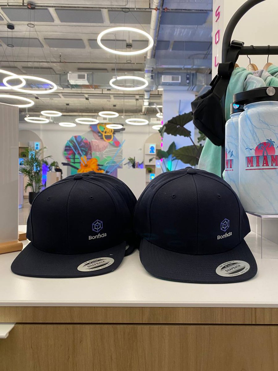 sns's tweet photo. Quick stop at @solanaspaces Miami, she cute af! 

📸 this; walk in, get a whiff of fresh merch, face lit up w lighting that'll make anyone look good, iPads so shiny they make your eyes hurt, roam around and walk out with a @solana domain name

You are only allowed to be excited! https://t.co/FuNS5SmfoT