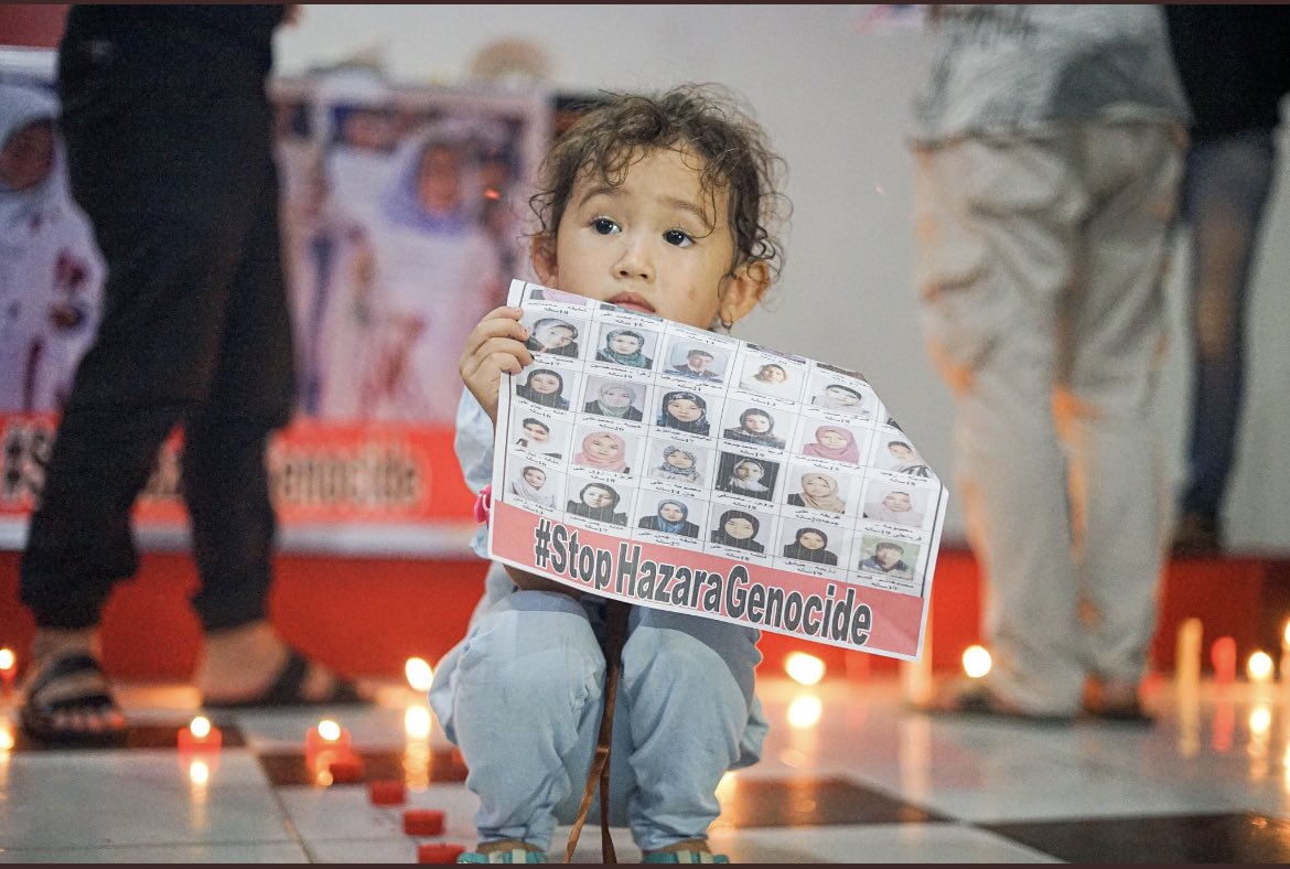 #StopHazaraGenocide 
#StopHazaraGenocide
#StopHazaraGenocide 
براي دختران كاج
براي خواهرم
براي خواهرت 
براي خواهرايمان