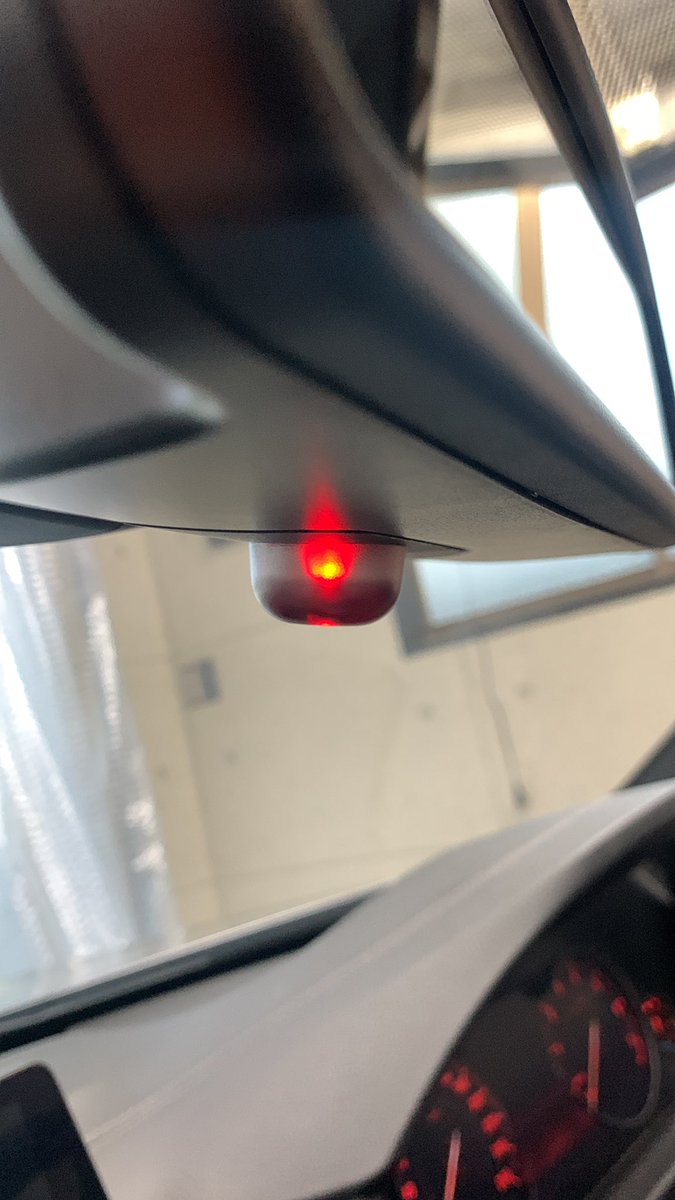 LShimiken's tweet photo. FHILLのF32にVIPERインストール完了👍
もちろんETCミラー下のLEDはセキュリティ連動です。
スタンスネーション楽しんできてください。
次のM2もお待ちしております♡
#bmw
#f32
#viper
#盗難防止
#vipersecurity https://t.co/OMWJC4tG3O