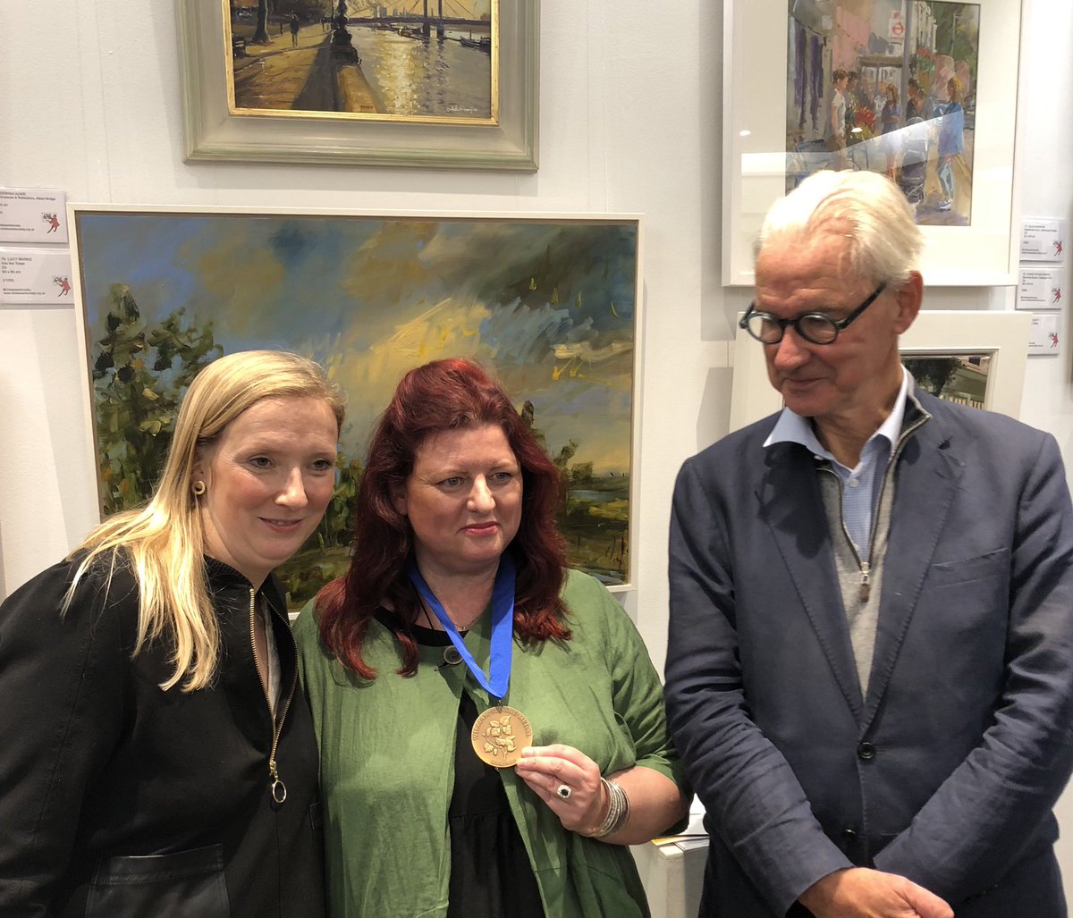 Lucy Marks ROI ARWS 💛 tweet media