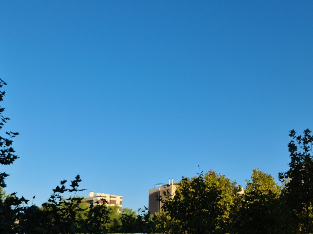 gramareus's tweet photo. Un cel blau sense núvols, 16°C!!💙
#reus #baixcamp #celblau
@SeguimlaMeteo @AlfredRPico
@Meteo_Roses @ecazatormentas @JRovireta @m_torrell @1967fct @StormHour @javioru #bondia https://t.co/cJDHxIl6xb