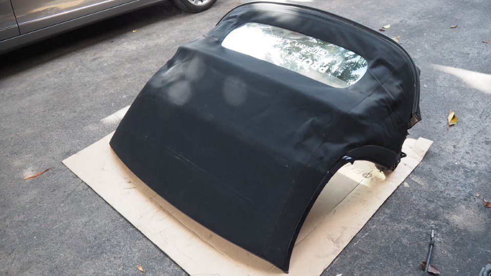 propelauto's tweet photo. Porsche Boxster 986 cabriolet soft roof cloth #OnSale 

Shop now &amp; Replace your car roof top👇🚘🤗 

#Porsche #Boxster #Rooftop #RoofCloth #SG #PropelAuto #F1 #Cabriolet #Replace #Luxury #Cars #Autoparts #Spareparts #AUTOMATION #Carparts #marketplace #Business #Shopping #Online https://t.co/ecVamqrZ6Z