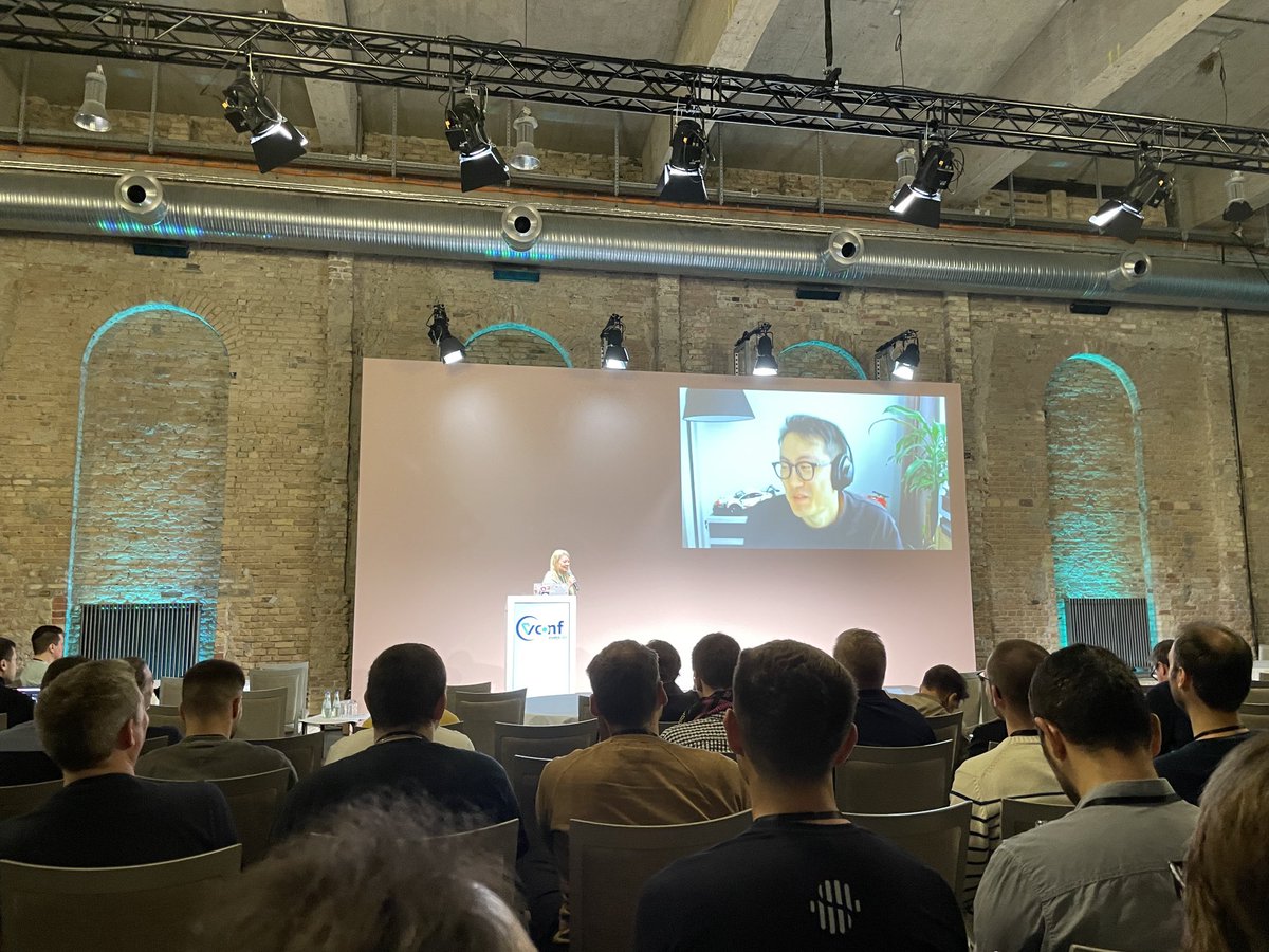 Mokkapps's tweet image. Live Q&amp;amp;A with ⁦@youyuxi⁩ #vuejsdeconf2022
