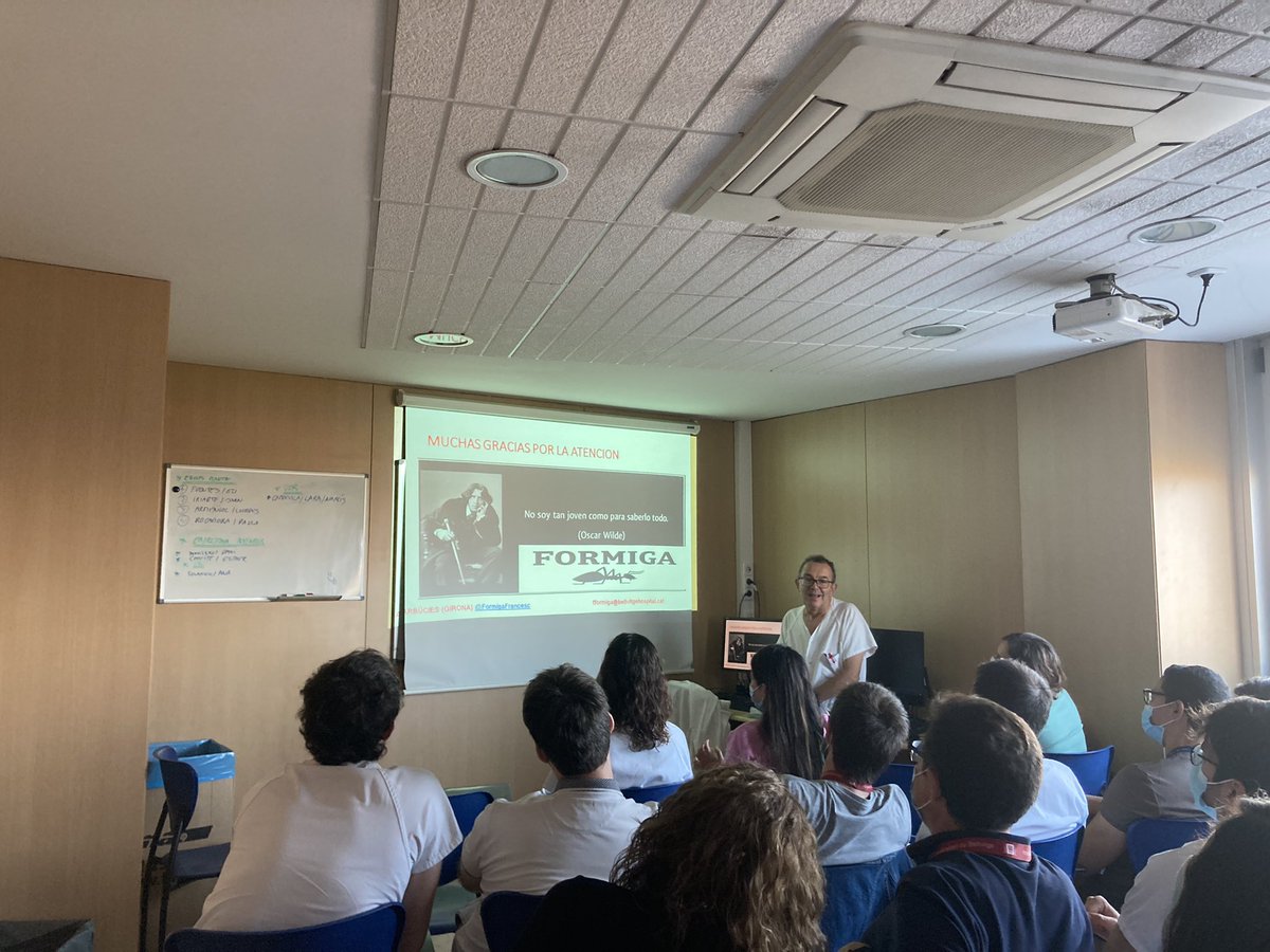 EdoardoMelilli's tweet photo. “La fragilidad no sale en la analitica ni en la radiografia”. “Escalas las mínimas, las justas”. “La fragilidad se detecta pero también hay que cuantificarlas” Que ponencia! @FormigaFrancesc (Tambien se comprueba que @nuria_montero_p esta “fit”) https://t.co/djHhBV27QG