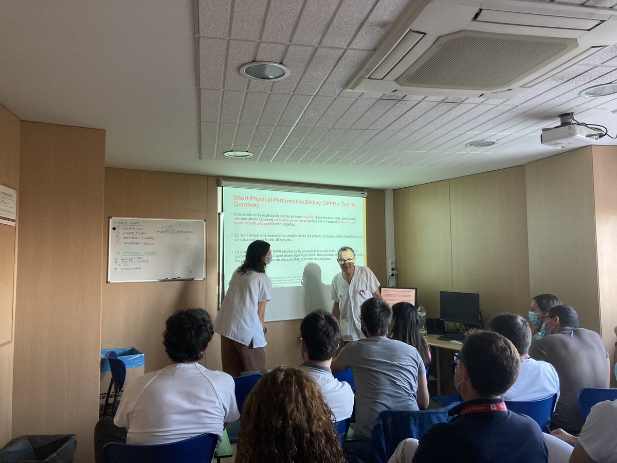 EdoardoMelilli's tweet photo. “La fragilidad no sale en la analitica ni en la radiografia”. “Escalas las mínimas, las justas”. “La fragilidad se detecta pero también hay que cuantificarlas” Que ponencia! @FormigaFrancesc (Tambien se comprueba que @nuria_montero_p esta “fit”) https://t.co/djHhBV27QG