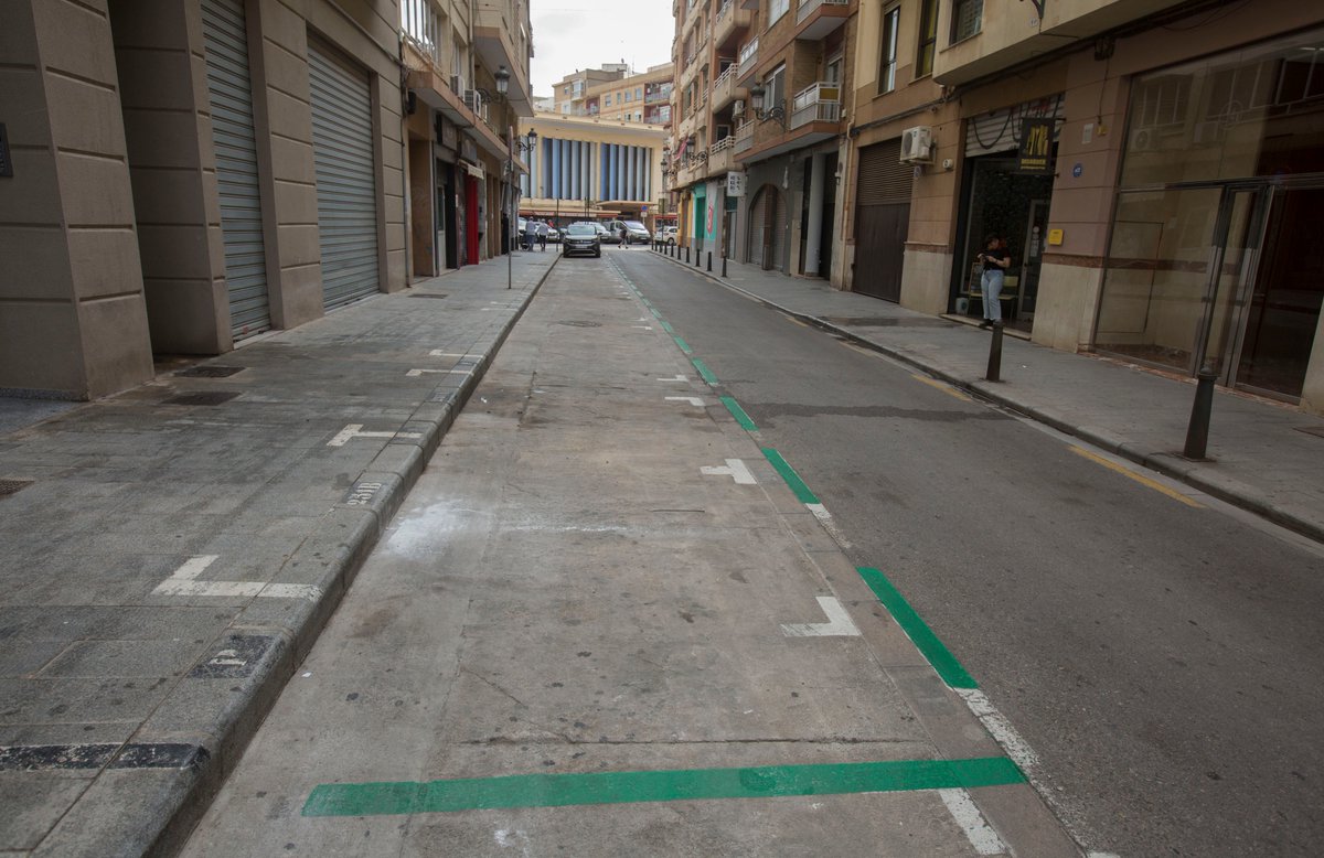 lasprovincias's tweet photo. El parking de colores de Ruzafa se estrena con fracaso 

✍ Álex Serrano (@alexserrano6) 

📰 Suscriptores LAS PROVINCIAS On+ |
https://t.co/rDGQty2TGx https://t.co/jRfJUmsar1