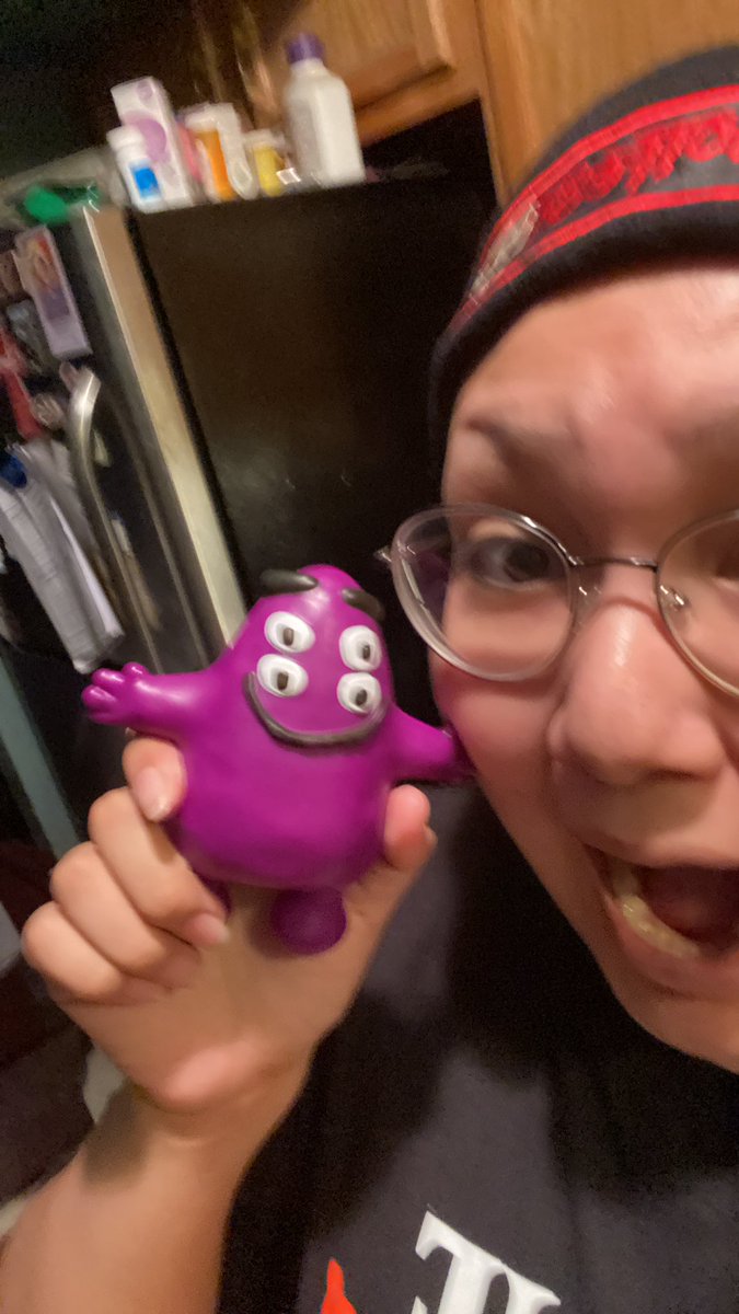 HORRORW00D's tweet photo. my brother got the adult happy meal and gave me the toy 😎‼️ https://t.co/VAVZrJVxIF