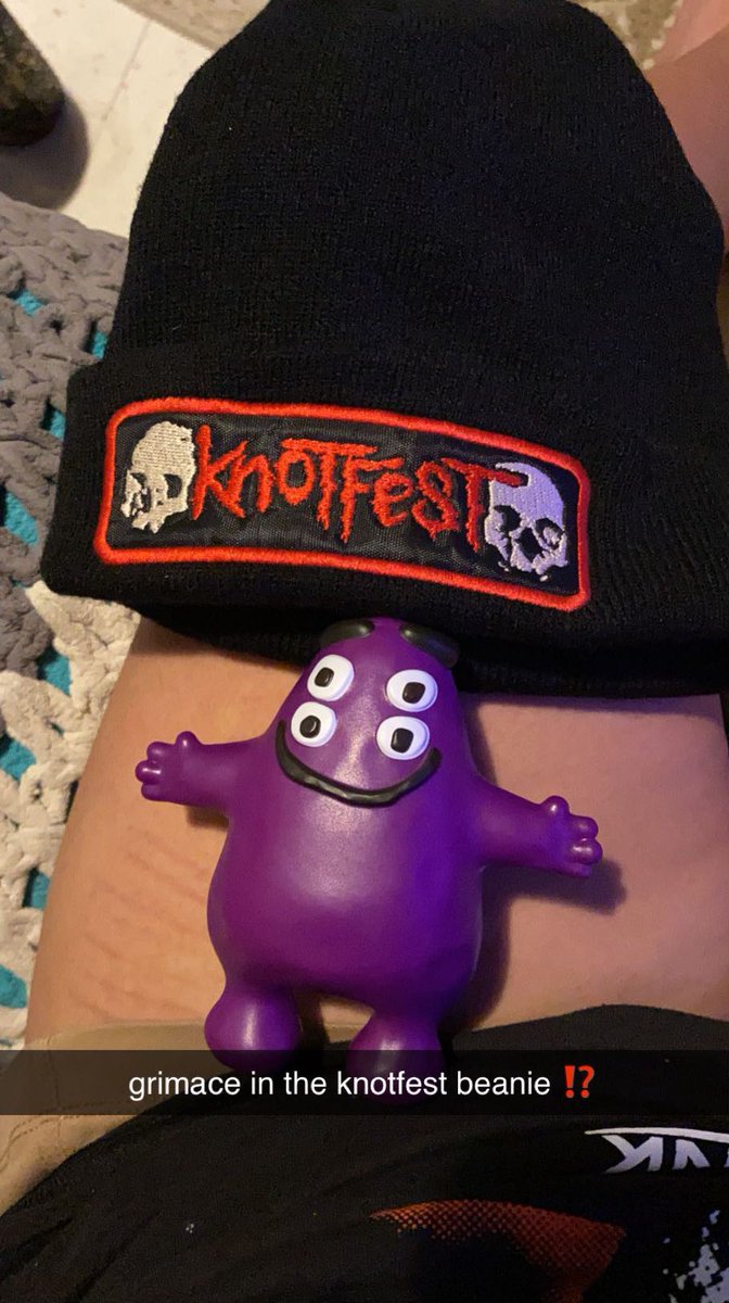 HORRORW00D's tweet photo. my brother got the adult happy meal and gave me the toy 😎‼️ https://t.co/VAVZrJVxIF