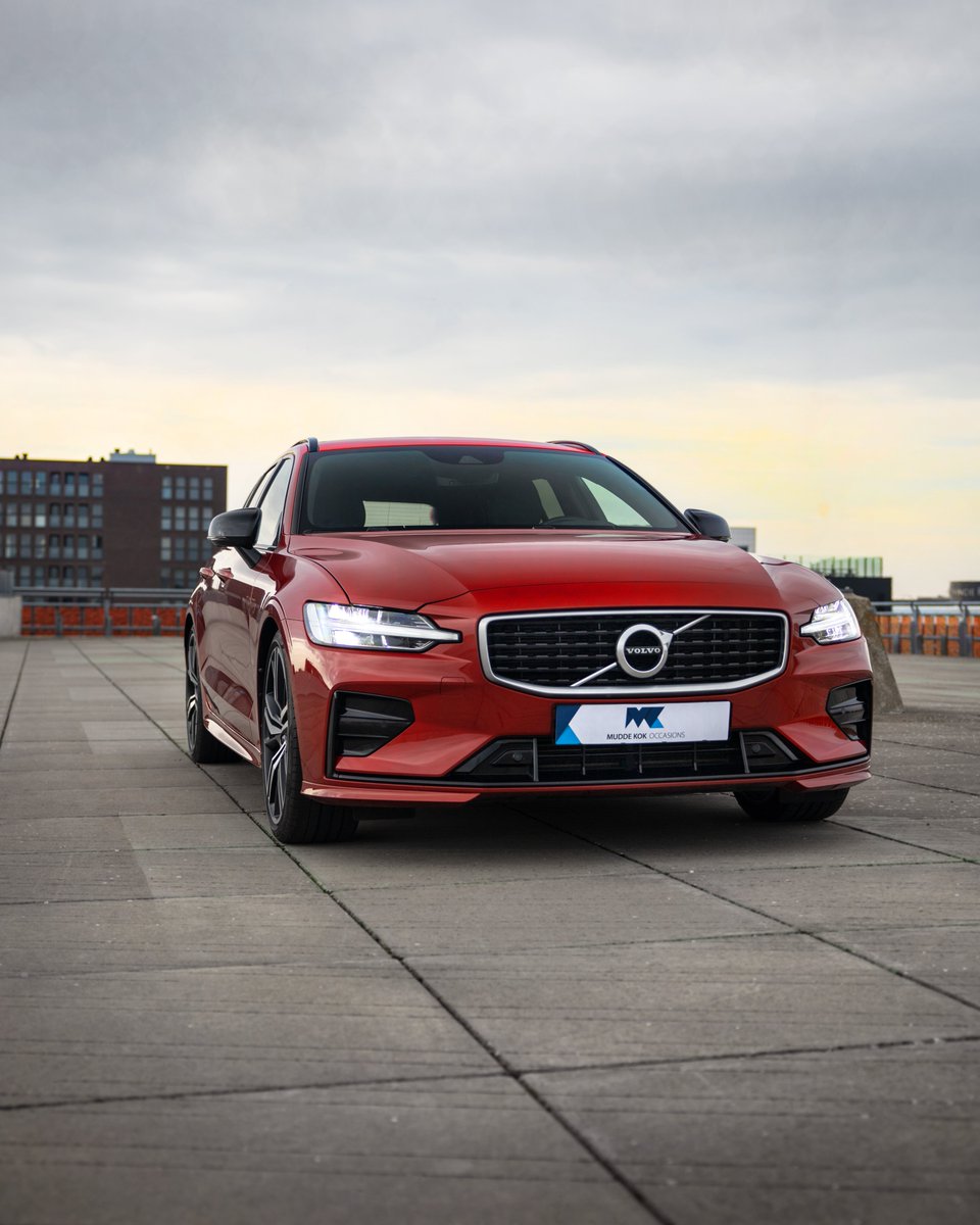 muddekok's tweet photo. Volvo V60 2.0 T4 R-Design
63.444 km | 190 PK | 2020 | Rood
Meer informatie op https://t.co/ut7TQy4uxN
&amp; https://t.co/yOC4LcMnRp
 
#volvo #volvocars #rdesign #volvordesign #volvov60 #v60 #volvocar #muddekok #volvoforlife #volvonl #volvo_pics #volvolove #volvomoment #volvofamily https://t.co/PYoQ6XegbV