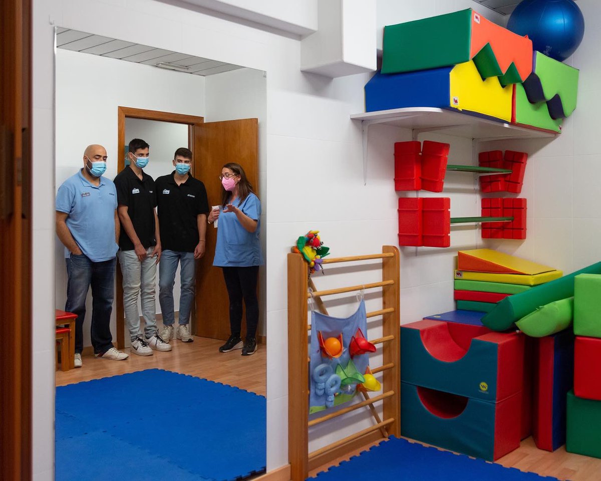 🥰 Visitem <a href="/ORUMCENTER/">ORUM CENTER🦋Equip multidisciplinar de Salut❤️</a>, PATROCINADOR del partit de divendres davant <a href="/MovistarEstu/">Movistar Estudiantes</a> 🏀

▶️ Vam anar-hi amb l’entrenador assistent <a href="/CoachJRibas/">Jordi Ribas</a> i els jugadors <a href="/JaumeLoboM/">Jaume Lobo</a> i <a href="/Juanimarcos6/">Juani Marcos</a> .

ℹ️ orumcenter.cat

#forçalleida #lebor #leboro #lleida