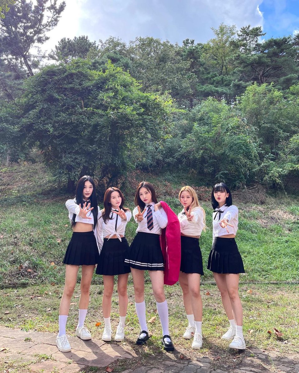 HongEuijin_Fr's tweet photo. [051022] IG _hongeuijin_

"L'équipe de Hezz à Daegu" 

#Hezz #헤즈
#Hezz_Churup #Churup ❣️ #츄릅 
#홍의진 #HONGEUIJIN #국군의날
#mbc #대구mbc https://t.co/JZ9C2qz65e