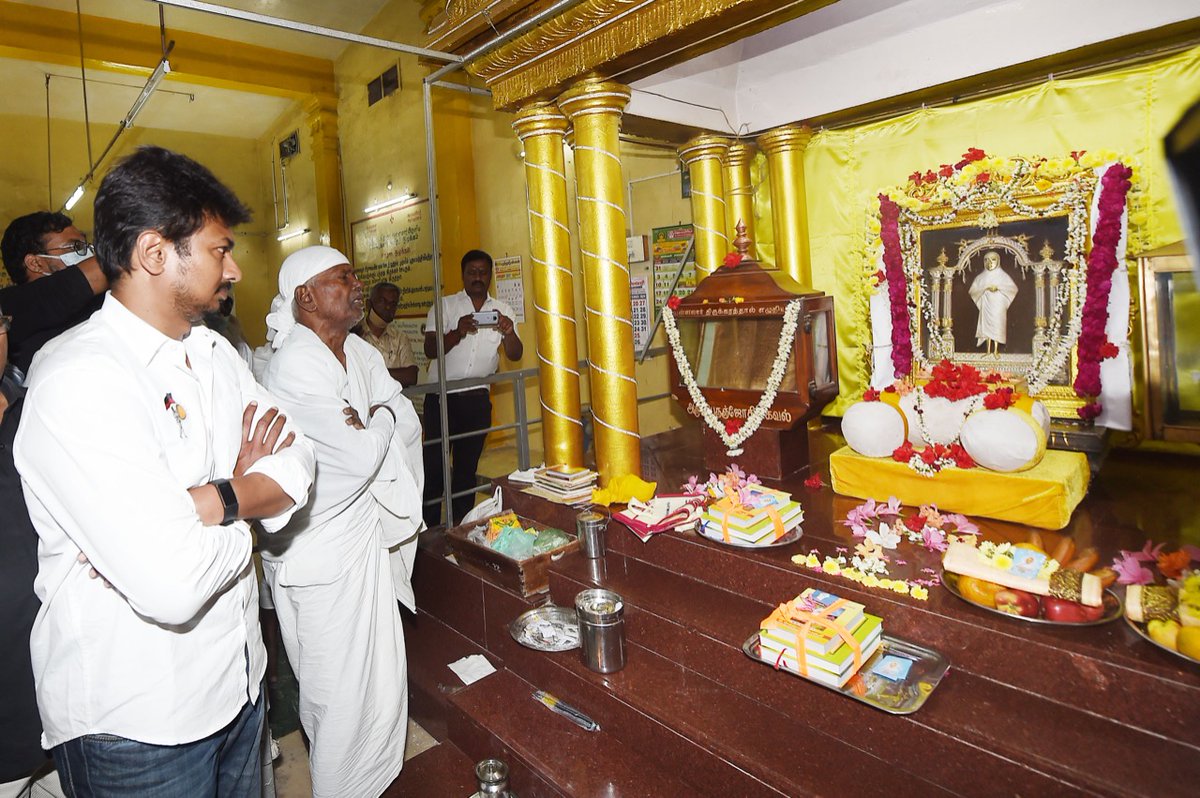 Udhaystalin's tweet photo. பசியெனும் நெருப்பை கருணைகொண்டு அணைத்த அணையாவிளக்கு, அருட்பிரகாச வள்ளலார் ராமலிங்க அடிகளார் பிறந்த தனிப்பெருங்கருணை நாளில், சாதி-சமய வேறுபாடு கலைந்து கருணை வழி நடக்க உறுதியேற்போம். வடலூரில் ரூ.100 கோடியில் வள்ளலார் சர்வதேச மையம் அமைக்கவுள்ள முதலமைச்சர் @mkstalin அவர்களுக்கு நன்றி. https://t.co/CVo47w6FIO
