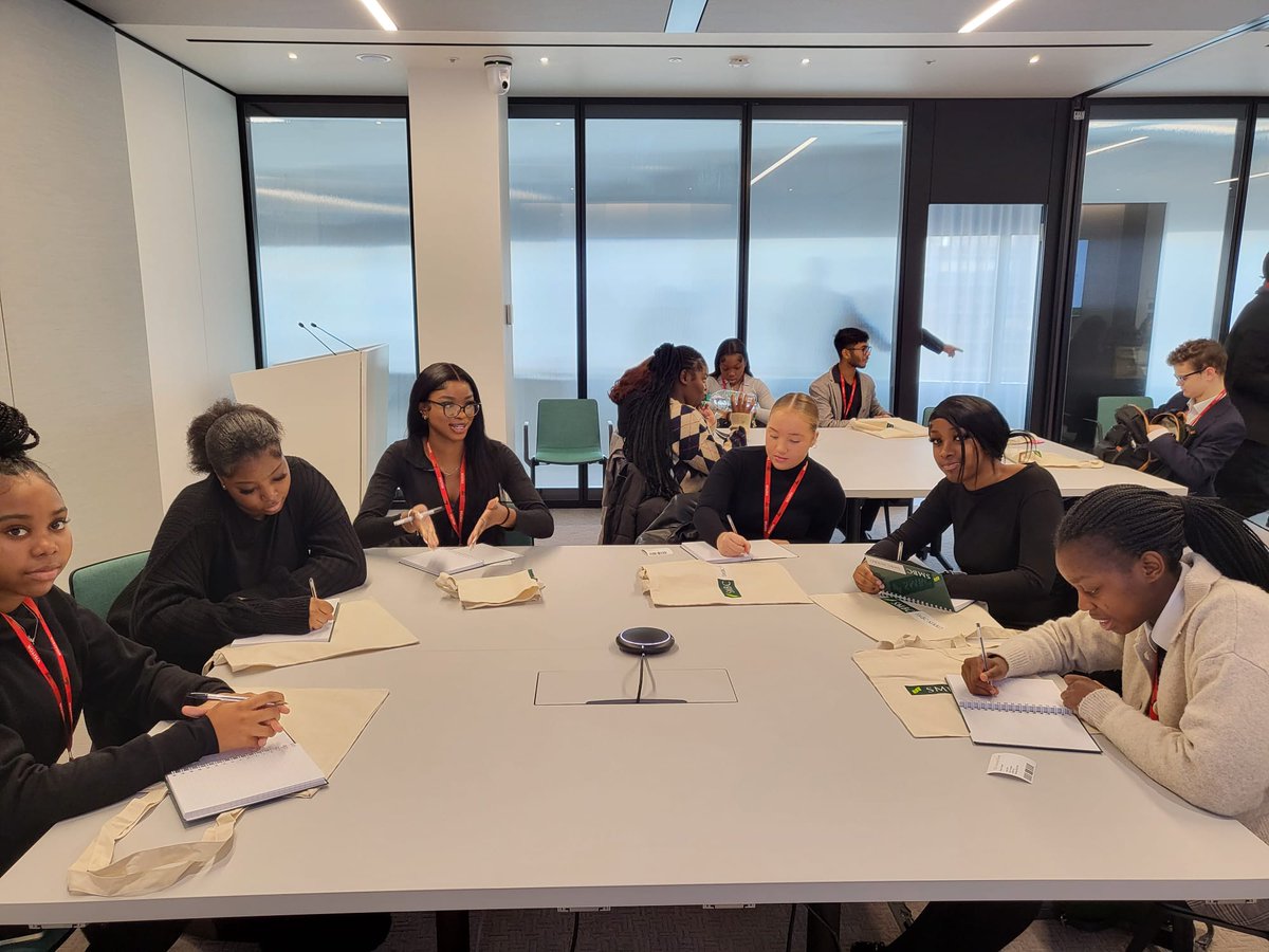 On Wednesday BTEC and A Level students studying Business and Economics at CTK Aquinas and St Mary's had the opportunity to visit the Sumitomo Mitsui Bank in London. They heard from staff from several different areas of the Bank about career opportunities in the banking sector.