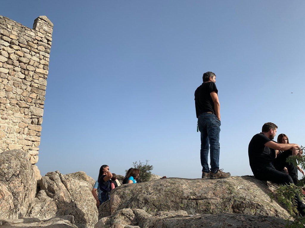 Estamos en fases iniciales de preparación de la WordCamp. ¡Muy pronto abriremos la web!

📸 Ayer tuvimos sesión de fotos con parte del tipo organizador.

Foto del making of: <a href="/artetipoestudio/">artetipo</a>