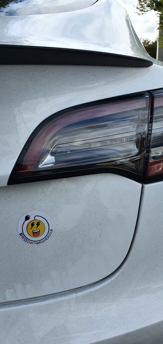 Chargeheads's tweet image. New rear light on warranty, but #rusteetesla is out of warranty. Maybe to make up for thr suspension parts not being in yet. Great experience regardless at MK tesla @Tesla...clock is ticking for the MOT now ⏳️ #teslawarranty #commonfaulttesla
