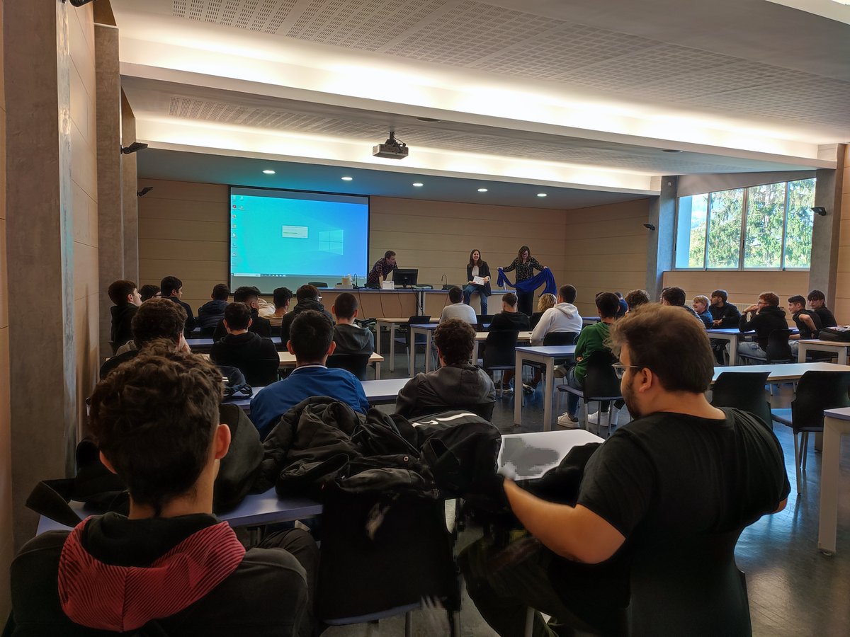 BidebietaFol's tweet photo. Ayer, #demabizkaia estuvo en @Bidebieta, presentando el concurso de ideas #enpresari. Al mismo tiempo, un emprendedor de @PortuMusika nos contó su experiencia. Eskerrik asko! @Bidebieta_FM, @BidebietaL, @AdgBidebieta, @BidebietaFol, @Bidebieta_Ele https://t.co/Es1F3K7K5T