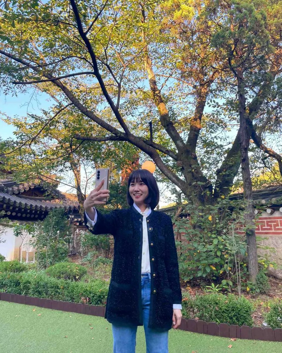 kdramatreats's tweet photo. the prettiest 💛 https://t.co/4LolKQZNAs