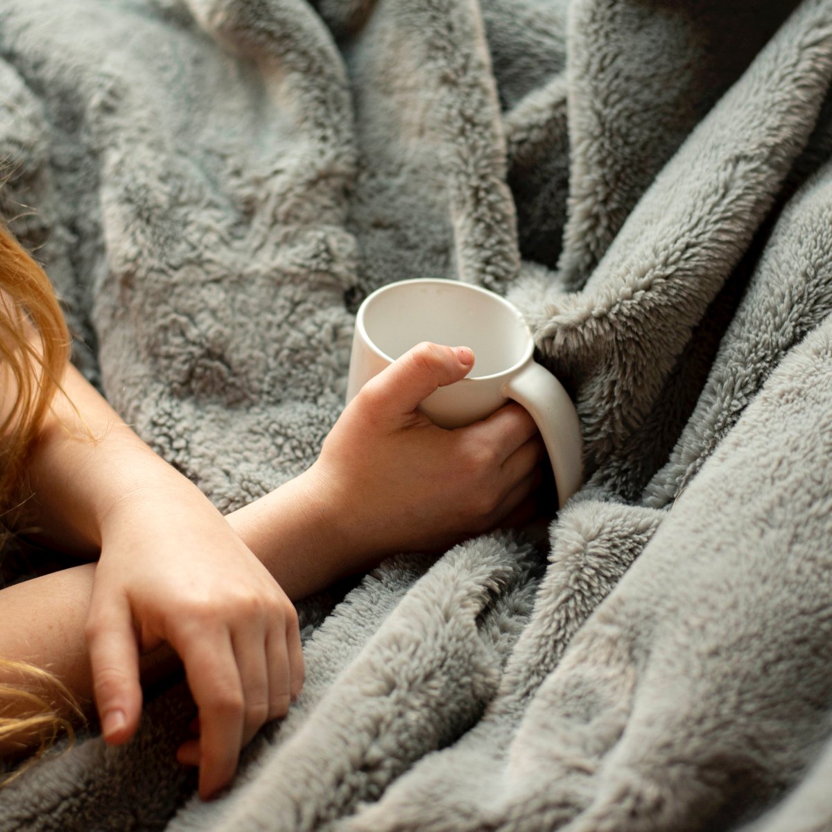 bedguru's tweet photo. Starting to feel the cold ❄ Read our 9 tips to stay warm this winter!

Learn more - https://t.co/l81tdyEoMR

#SleepHacks #SleepTips #WinterTips #Bedroom #HomeRenovation https://t.co/hxtRS0HfwO