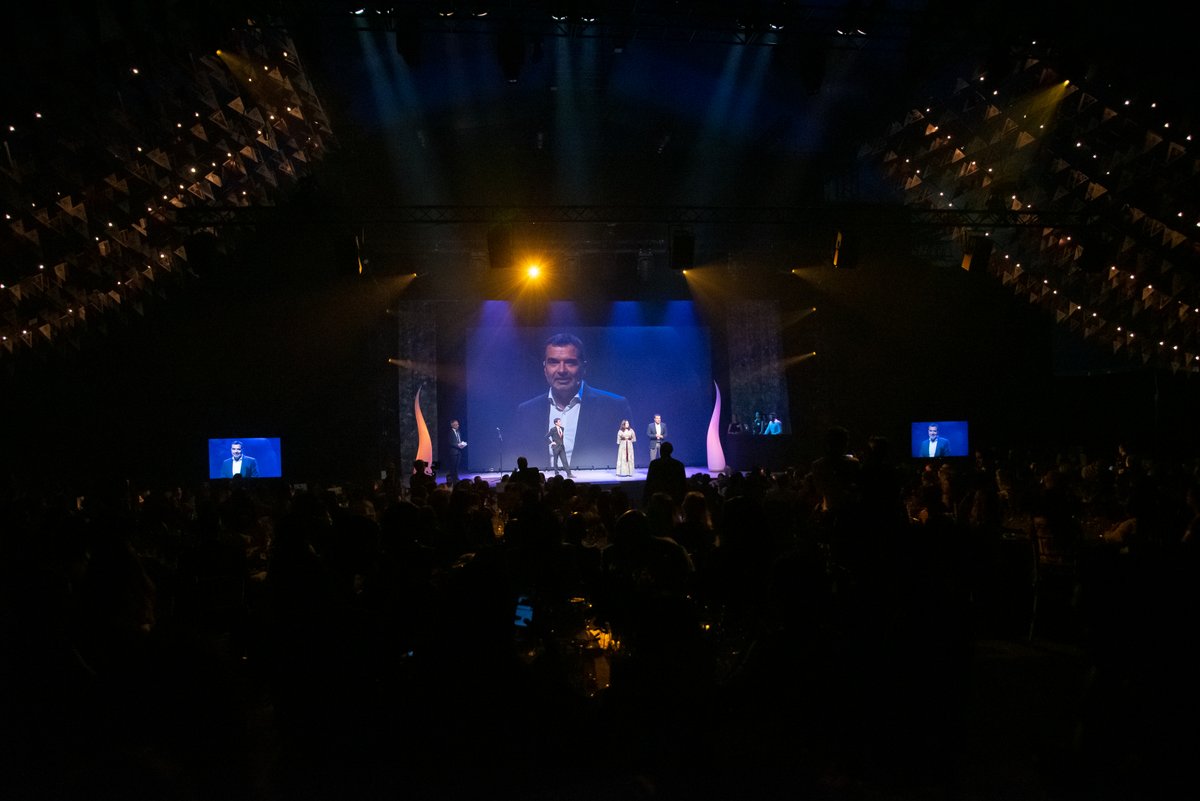 ElencoAv's tweet photo. Hace unos días tuvimos el placer de acudir y dar soporte audiovisual en la 17ª edición de la gala de los #premioseventoplus organizada por @grupoeventoplus. Enhorabuena a los premiados y gracias por hacernos partícipes. #elencoaudiovision #eventoplus #premios #gala #eventosmadrid https://t.co/3bZiJeC9Mp