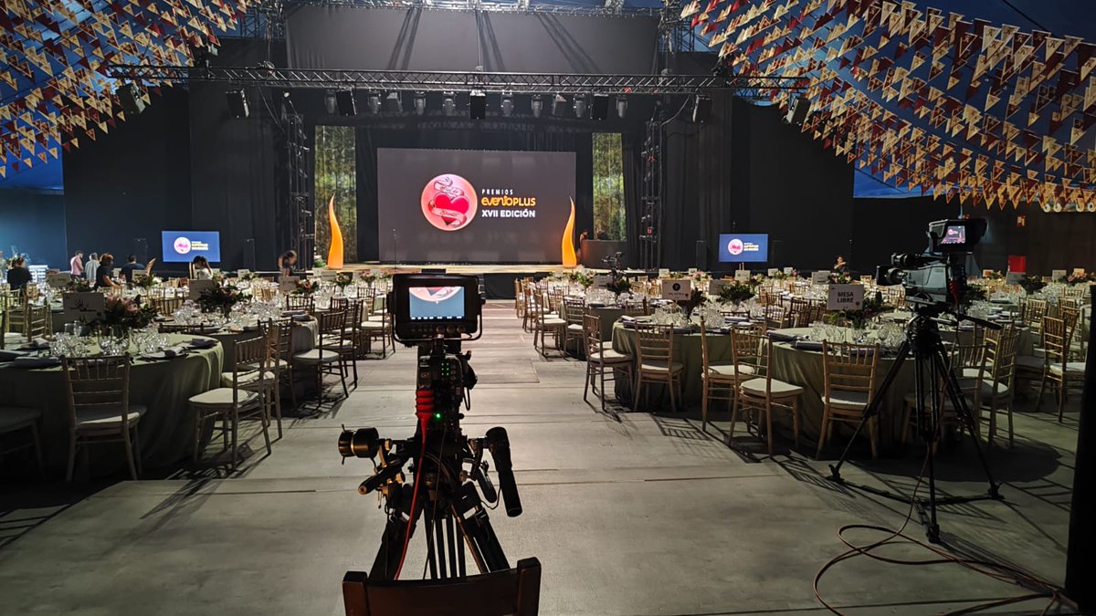 ElencoAv's tweet photo. Hace unos días tuvimos el placer de acudir y dar soporte audiovisual en la 17ª edición de la gala de los #premioseventoplus organizada por @grupoeventoplus. Enhorabuena a los premiados y gracias por hacernos partícipes. #elencoaudiovision #eventoplus #premios #gala #eventosmadrid https://t.co/3bZiJeC9Mp