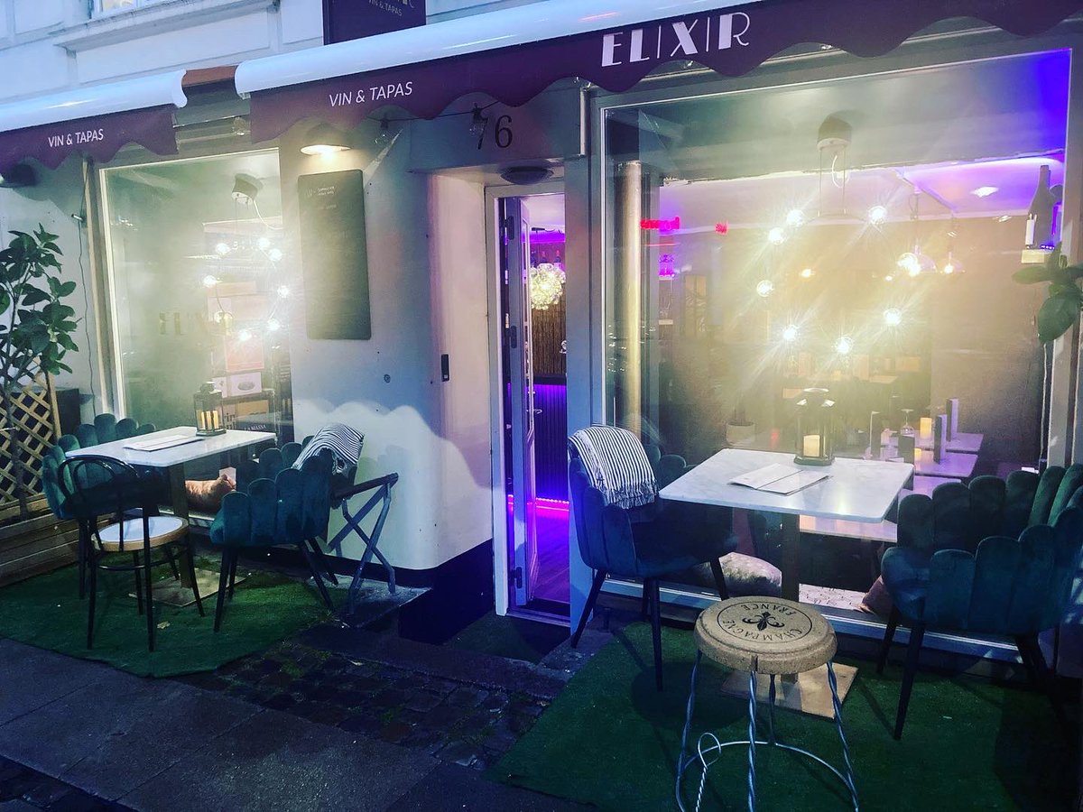 idakroell's tweet photo. STOR NYHED! I spørger, vi lytter, så fra på Tirsdag vil vores åbningstider se således ud🍷:

Man 11:30 - 24
Tirs: 11:30 - 24
Ons: 15:30-24
Tors: 11:30 - 24
Fre: 11:30 - 24
Lør: 15:30-24
Søndag: Lukket

Bordbestilling: drink@elixirvinbar.com

#wine #tapas #restaurant #vin #mad https://t.co/3eLUeRJO5y