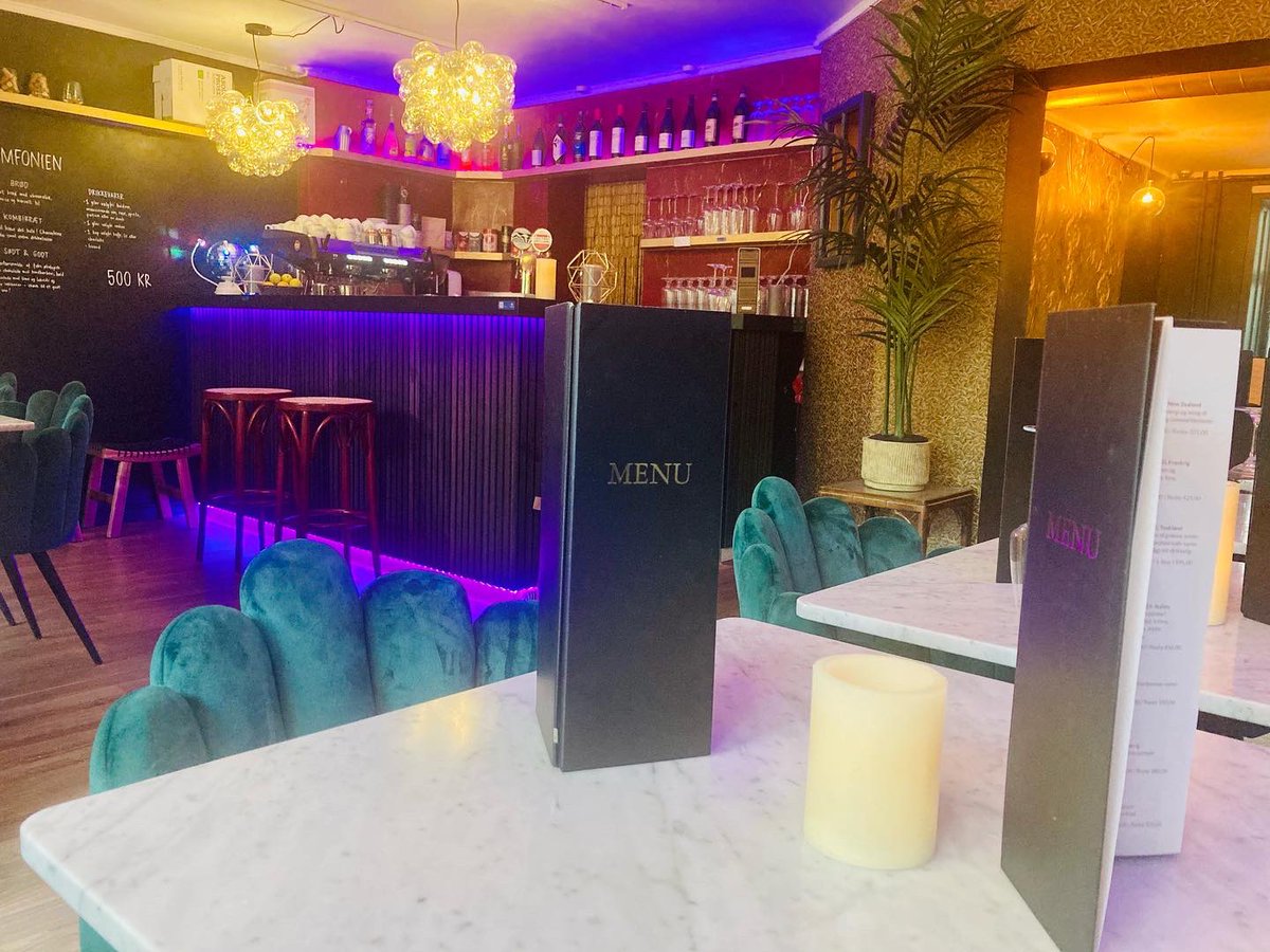 idakroell's tweet photo. STOR NYHED! I spørger, vi lytter, så fra på Tirsdag vil vores åbningstider se således ud🍷:

Man 11:30 - 24
Tirs: 11:30 - 24
Ons: 15:30-24
Tors: 11:30 - 24
Fre: 11:30 - 24
Lør: 15:30-24
Søndag: Lukket

Bordbestilling: drink@elixirvinbar.com

#wine #tapas #restaurant #vin #mad https://t.co/3eLUeRJO5y