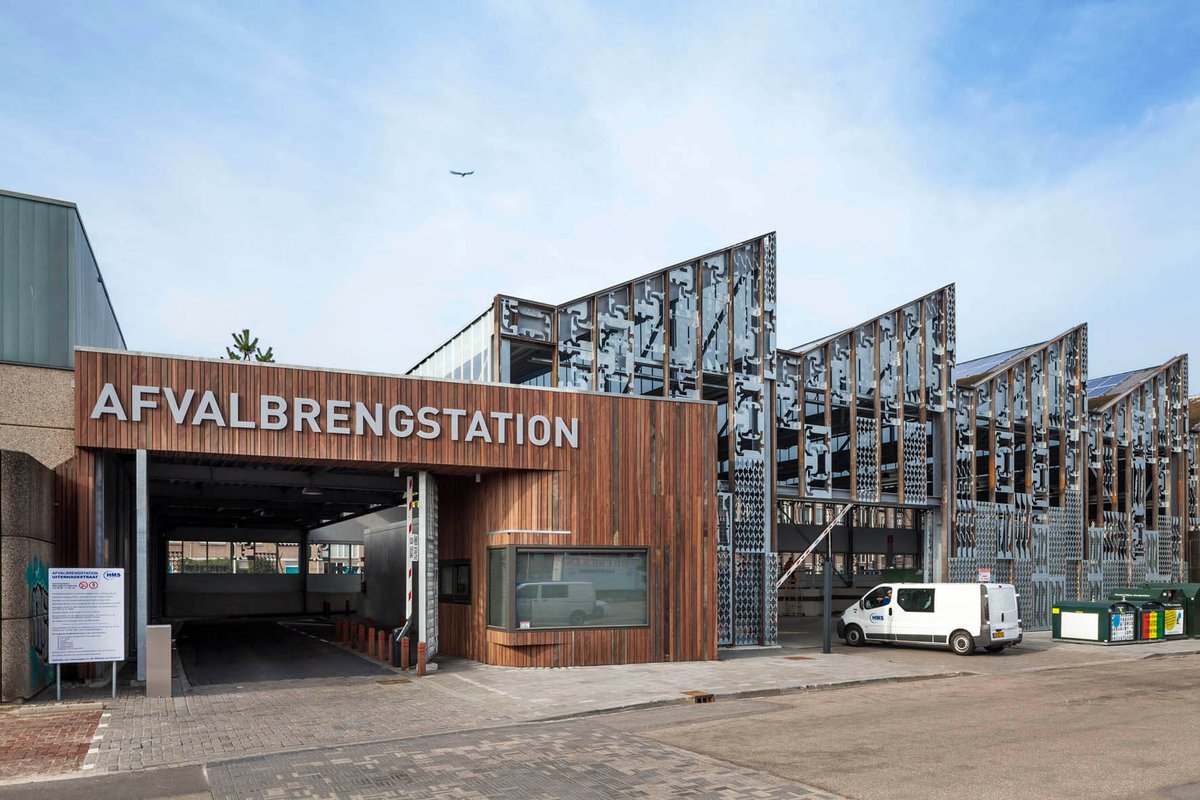 Vanmiddag 5/10 is het STADgesprek Den Haag wordt circulair - hoe ziet een circulaire stad eruit? 16u <a href="/UniLeiden/">Universiteit Leiden</a> Campus Den Haag. Met Ellen van Bueren TU Delft, Daniel Bieckmann van <a href="/MetabolicHQ/">Metabolic</a> en wethouder <a href="/kapteijns/">arjen kapteijns</a>
platformstad.nl/agenda/den-haa…