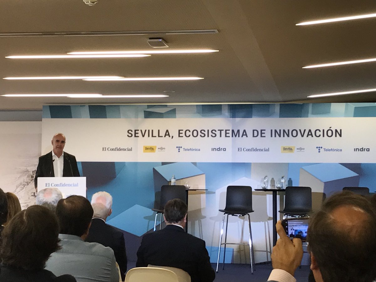 ipcalvache's tweet photo. Hoy hablamos sobre la Sevilla del futuro en materia de innovación, de mano de nuestro Alcalde @antoniomunozsev y @elconfidencial! Desde Ecoembes, ya apostamos por esto siendo la primera ciudad Andaluza inmersa en el #ProyectoRECICLOS desde hace 2años! https://t.co/Mlutkfo7DB