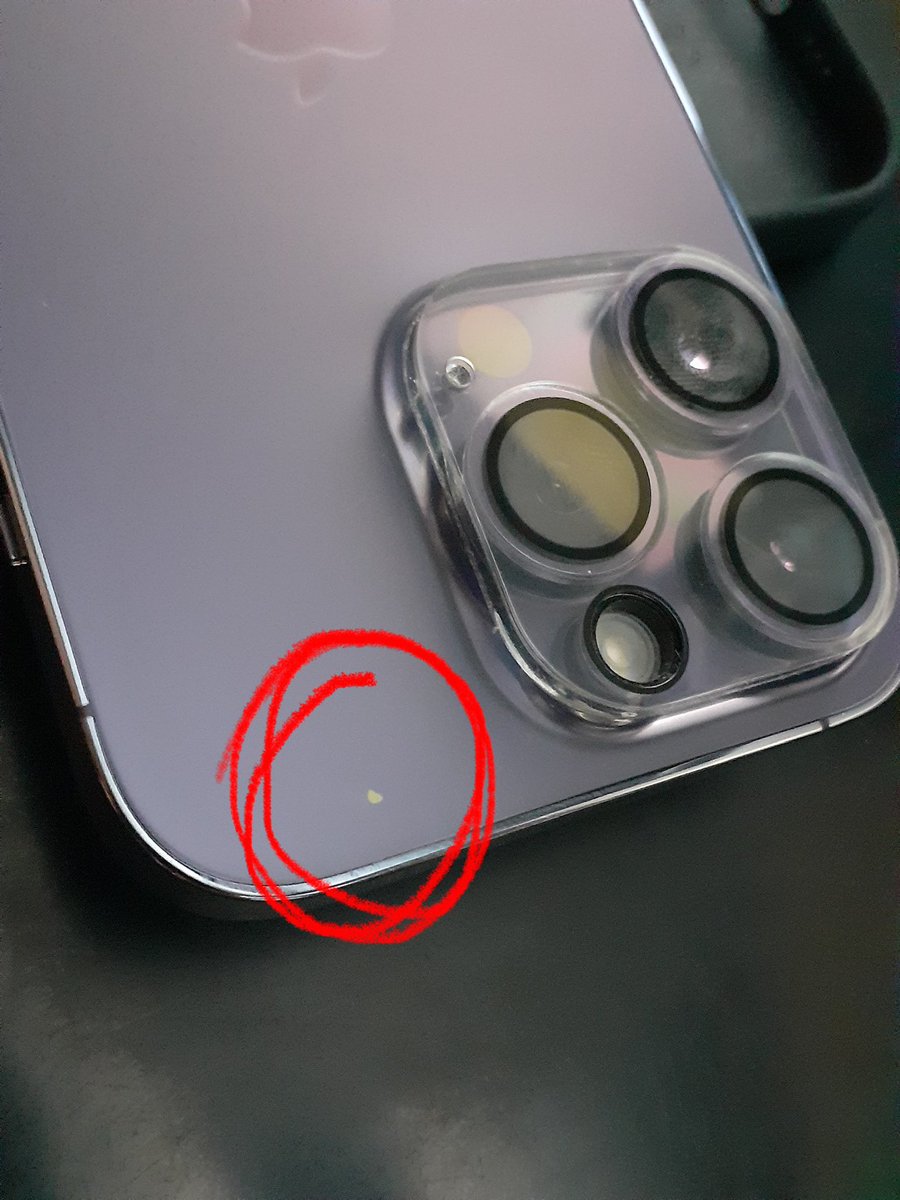 vaish_naman's tweet photo. #iPhone14Pro #defectiveiphone14pro 
1- camera not functioning properly (video attached)
2- automatically rebooting 
3- phone just got dead on 03 of oct in midnight .
#needHelp 
#fooledbystore 
#wantReplacement https://t.co/J57m3xc1qu