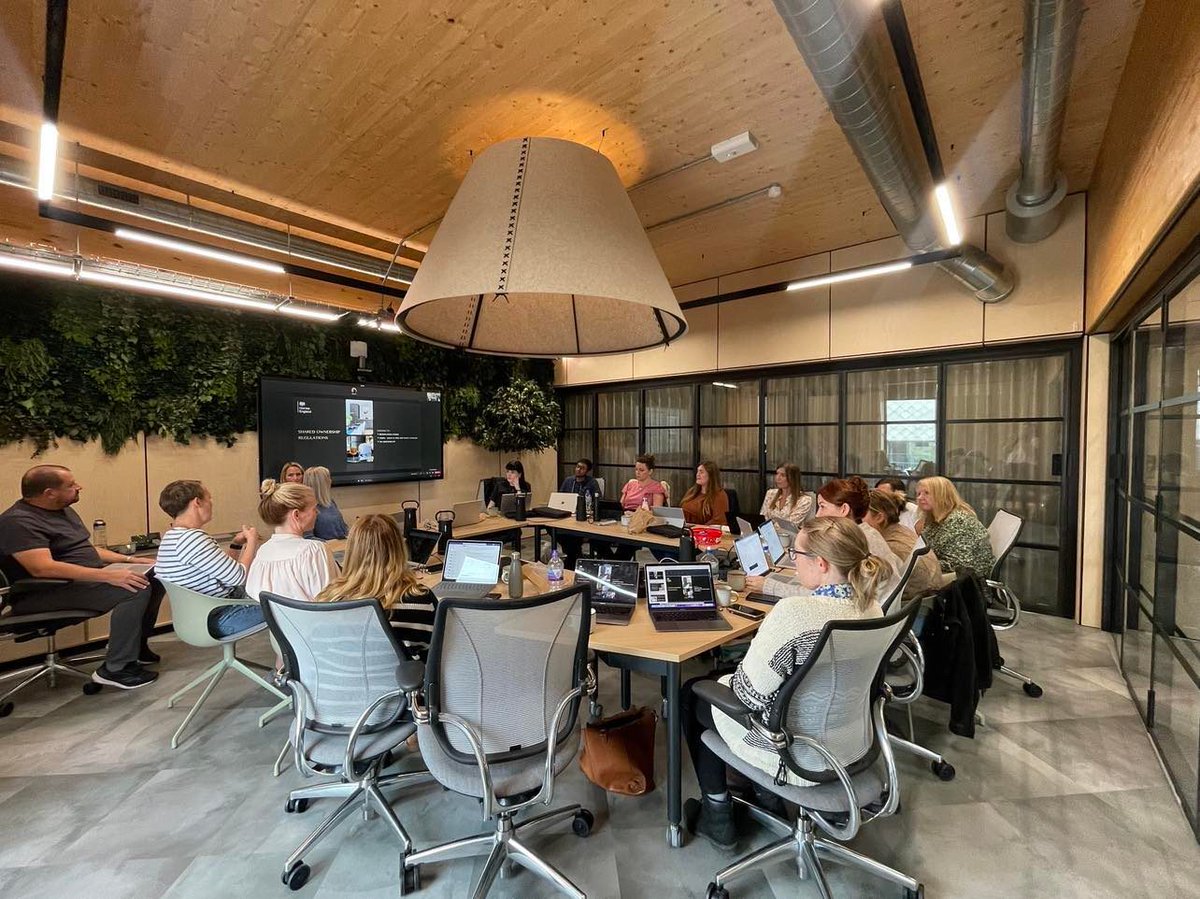 SpaceHomes_'s tweet photo. Love, love, love getting the Sales &amp; Marketing Team together at our fab new hub – The Place in Leeds 🤩
 
What could be better than talking about all things Shared Ownership, future sales plans and learning opportunities with our superstar team? Not much! Roll on the next one…. https://t.co/uUQ20fO911