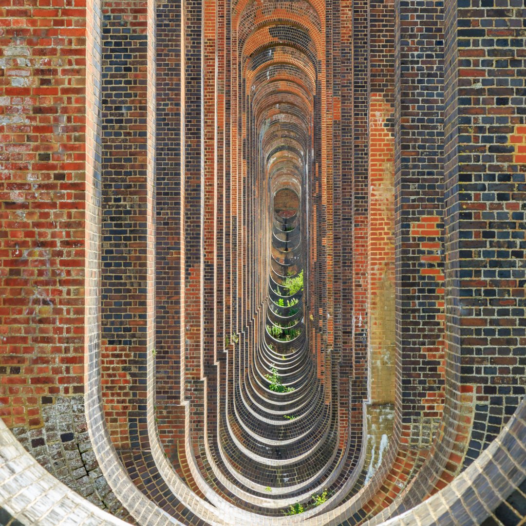 OpportunityMS's tweet photo. Great to see some popular #MidSussex spots featured here!
The Ouse Valley Viaduct is one not to be missed and the award-winning vineyards are stunning in autumn.
Full article: https://t.co/f0oEOrIBiA
#midsussex #autumn #ousevalley #ardingly #cuckfield https://t.co/JDlPLVd7UA