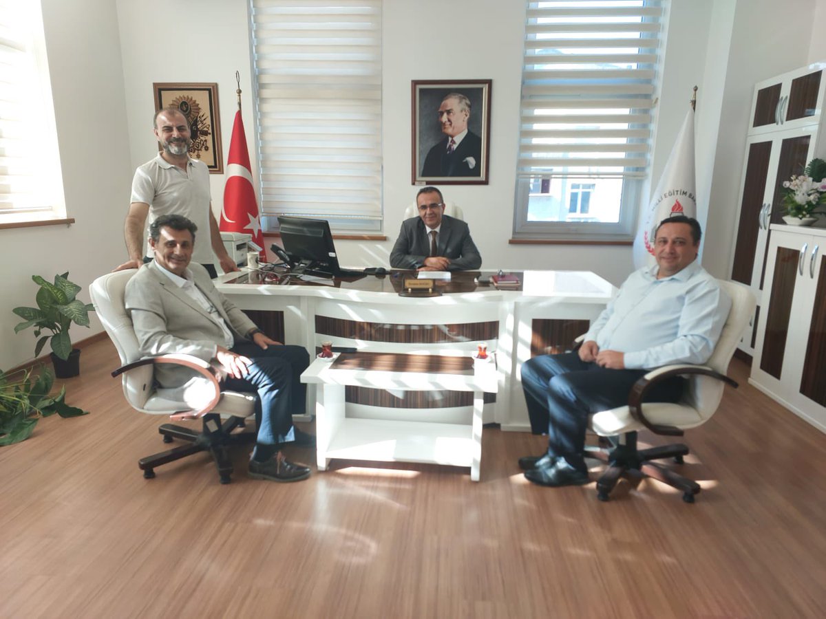 İzmir il milli eğitim müdür yardımcısı İbrahim Doğru’ya yeni görevi vesilesiyle hayırlı olsun  ziyaretinde bulunduk.