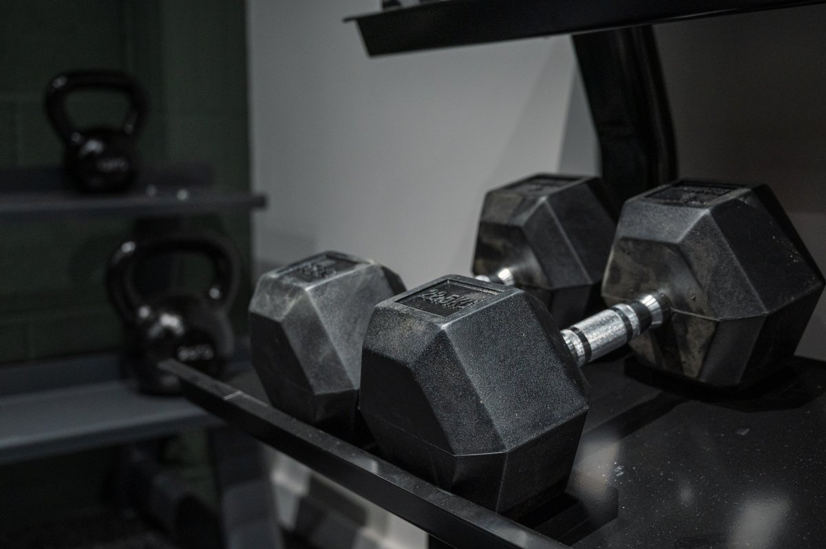 northspring_lds's tweet photo. What better way to get out of that #humpday funk than a workout? 🏋️

Northspring boasts on-site, high-spec fitness suites, alongside showers and changing facilities, which are free for all occupiers to use.

Could you see your business here? Visit https://t.co/fdm6HUCfPJ https://t.co/LAK3r6Entm