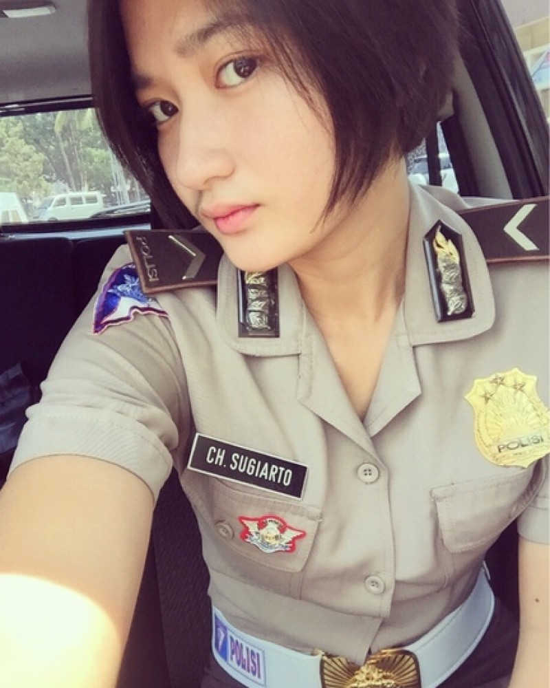 Polwan tweet media