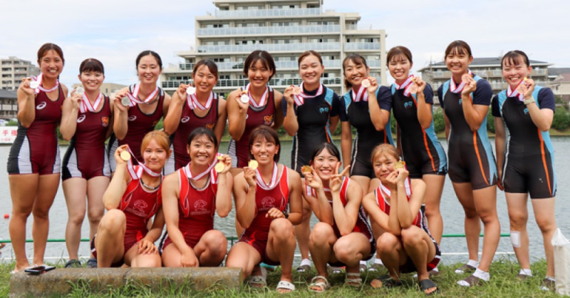 Ritsumeikan_PR's tweet photo. ／
㊗ボート部女子 インカレ総合準優勝
女子舵手つきフォアで5連覇を達成🎊
＼

第49回全日本大学選手権大会で
ボート部が女子総合で準優勝を果たしました👏

また、「女子舵手つきフォア」では
インカレ5連覇を達成🎉

圧巻のレースで
王者の貫禄を見せつけました🏆

本当におめでとうございます💐