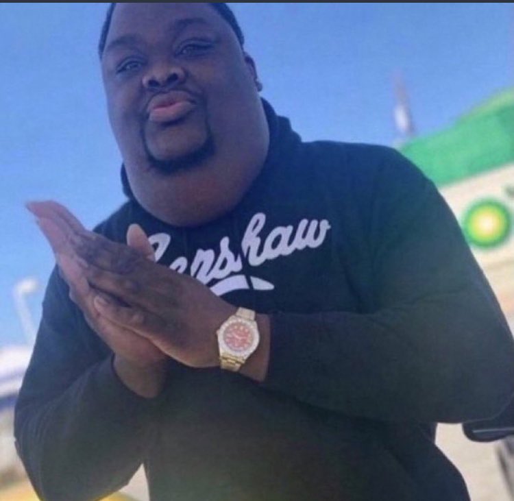 Twistlane1's tweet photo. @theo_maliro Gwamba waiting to slide in your dms like.... 🤣😂 https://t.co/PKB6VxCNs1