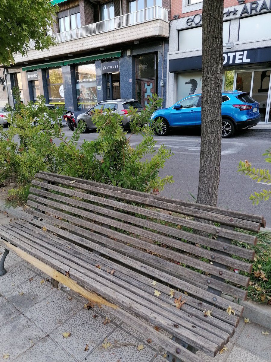 Angel_gumix's tweet photo. Este es el estado en el que están las papeleras y los bancos en la avenida plaza de toros, justo en frente del hotel Equo. Nada que decir @Ayto_Aranjuez??
@HeraldoAranjuez @ccooayto https://t.co/luLmVLRsn5