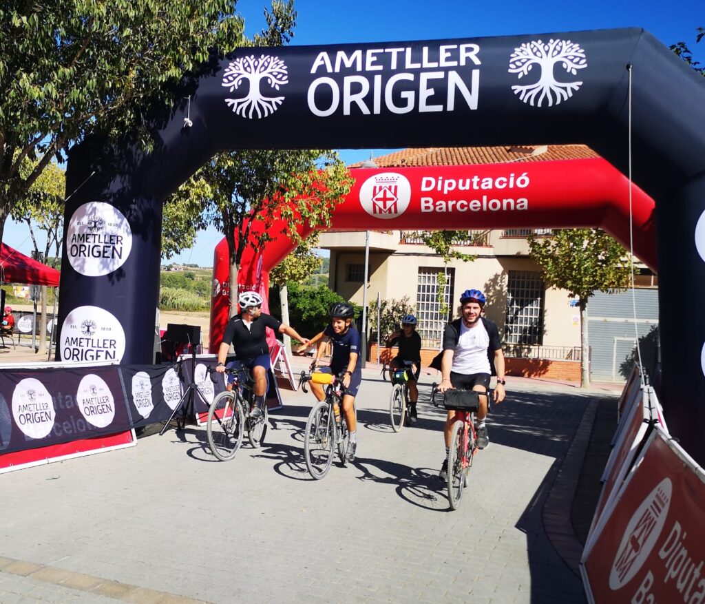 Aquest cap de setmana vam poder gaudir al #PladelPenedès de la <a href="/penedes360/">Penedes360Challenge</a> i la #GravelPenedès, dues proves que a poc a poc es van consolidant al nostre poble 👏🏼

Us deixem un breu resum fotogràfic de la jornada, que va ser tot un èxit 🤩📸

<a href="/penedesturisme/">Penedès Turisme</a> <a href="/EsportsDiba/">Esports Diputació de Barcelona</a>